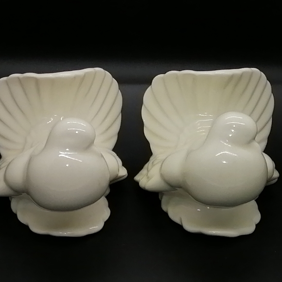 VTG. Pair of Porcelain Doves - Picture 4 of 13